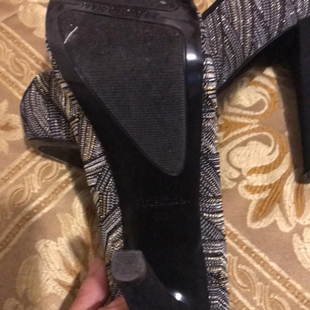 Shoes - Picture 3 of 4